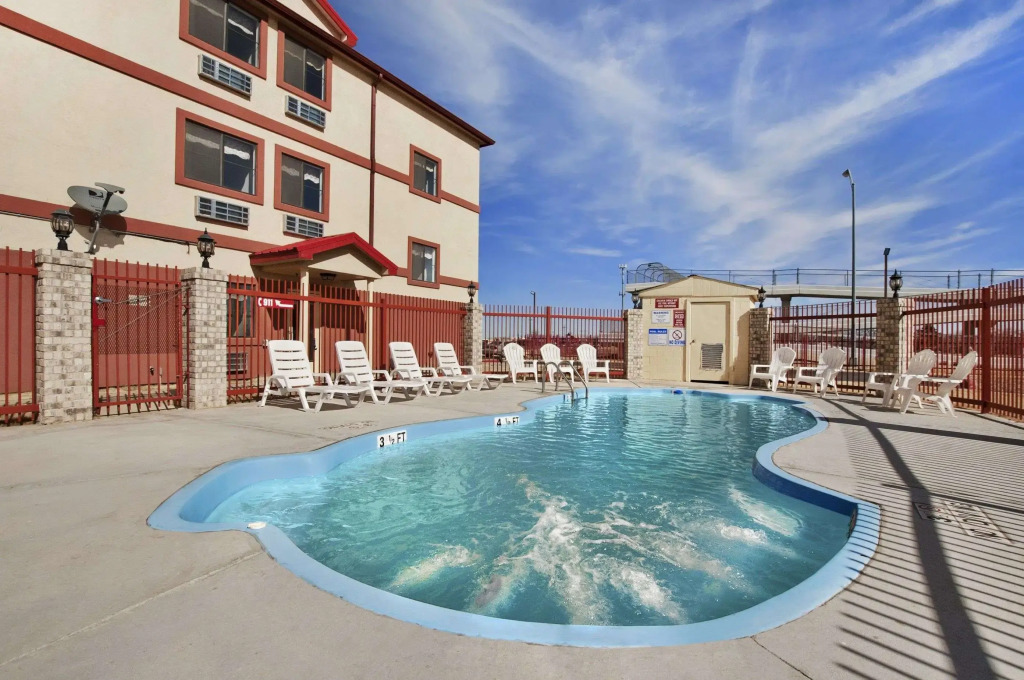 Howard Johnson by Wyndham Lubbock TX