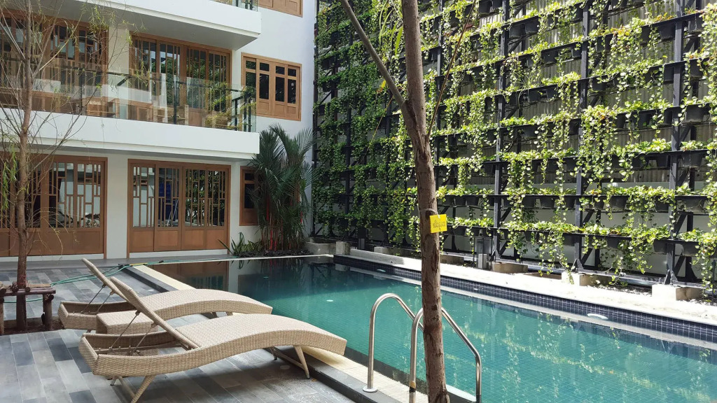 Moon Dragon Hotel