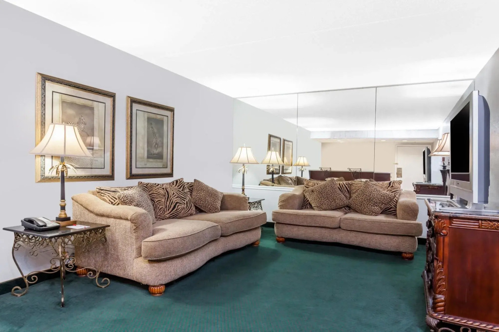 Ramada by Wyndham Henderson/Evansville