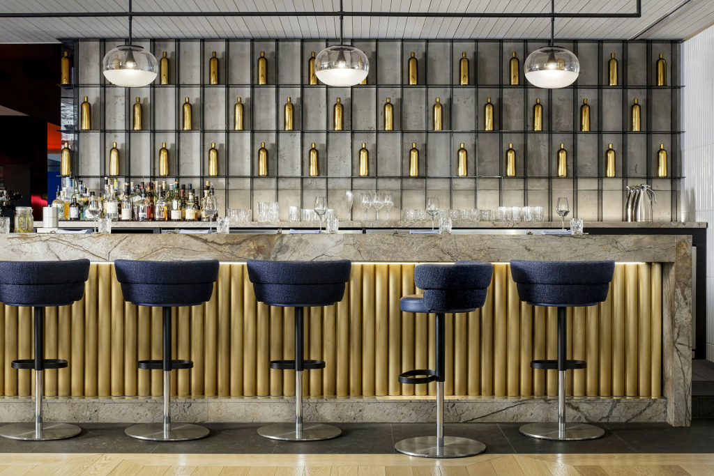 W Montreal