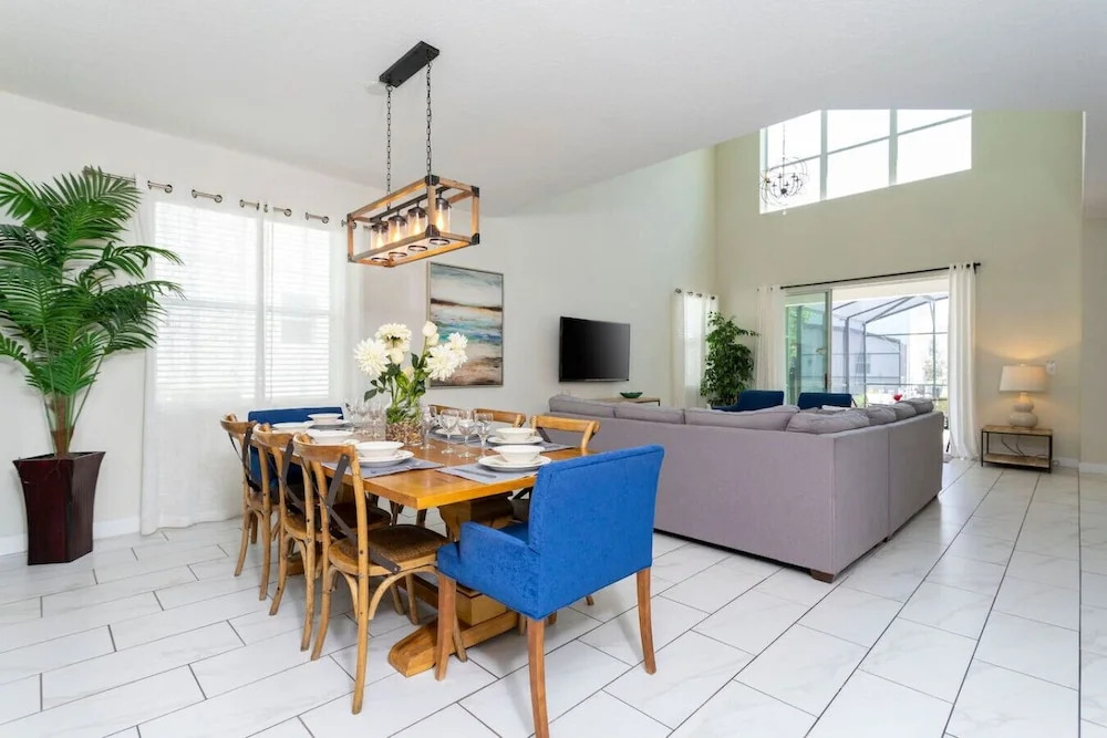 Modern 5BR Oasis Near Disney - Pvt Pool - 4712sl