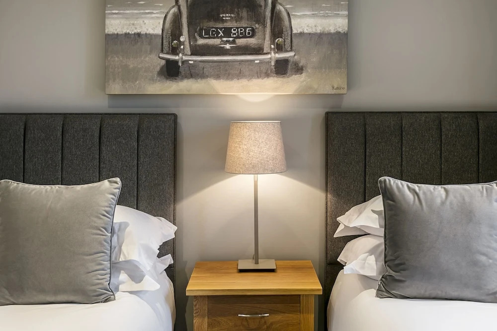 The Lodge Rooms @ Carus Green