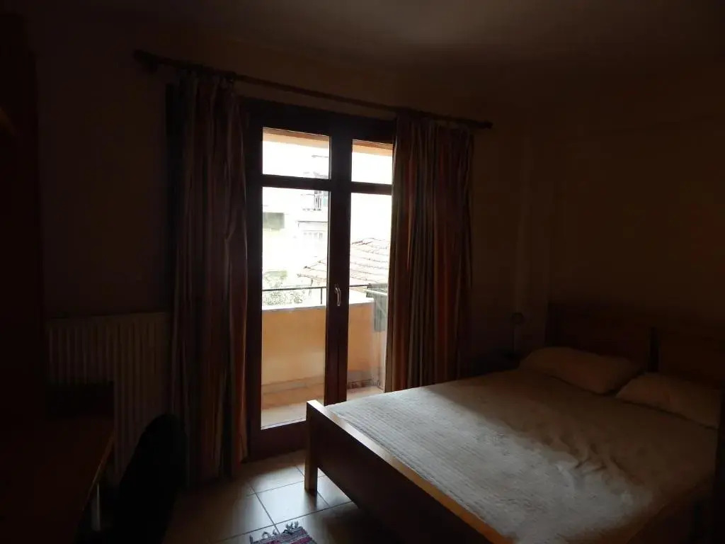 Semelis House