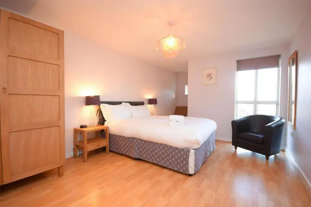 Town or Country - Greenwich Apartments