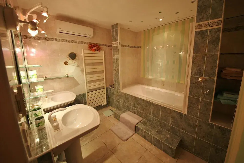 Villa With 3 Bedrooms in Fréjus, With Wonderful Mountain View, Private