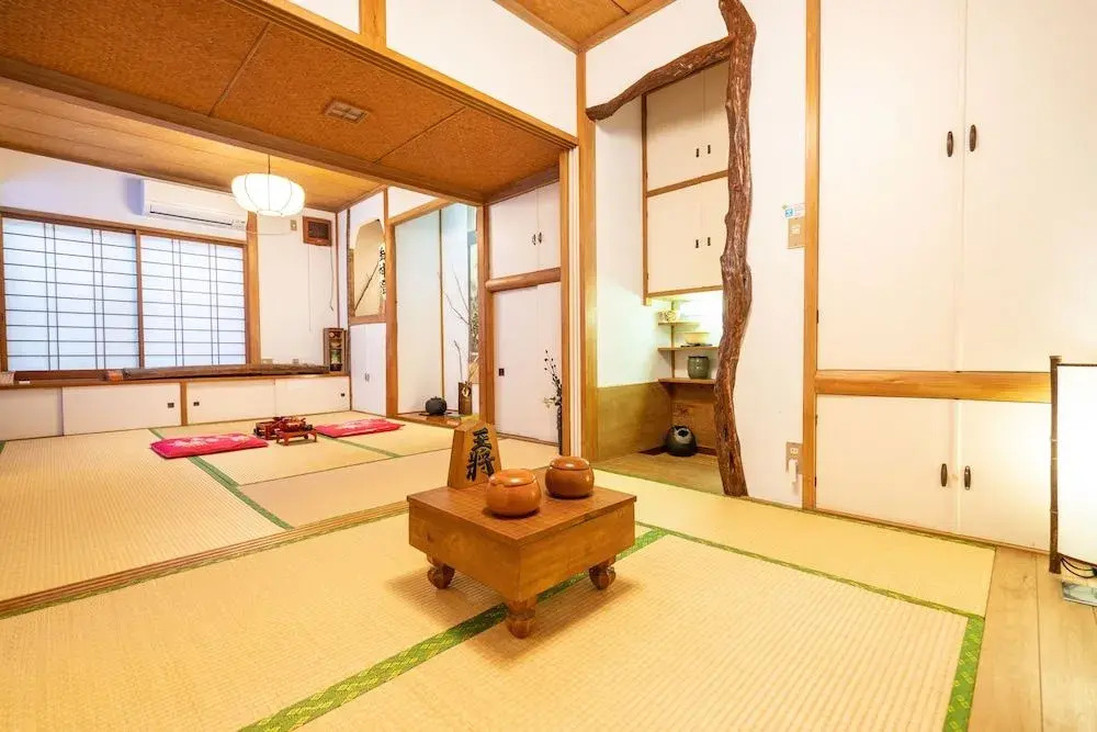 Villa Traditional Designer House Oyama