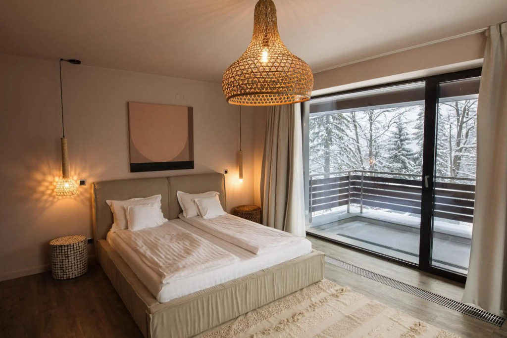 Silver Pine Apartment