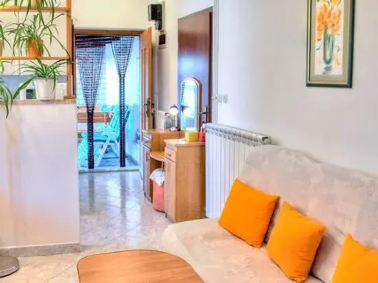 Studio Apartment Raspar