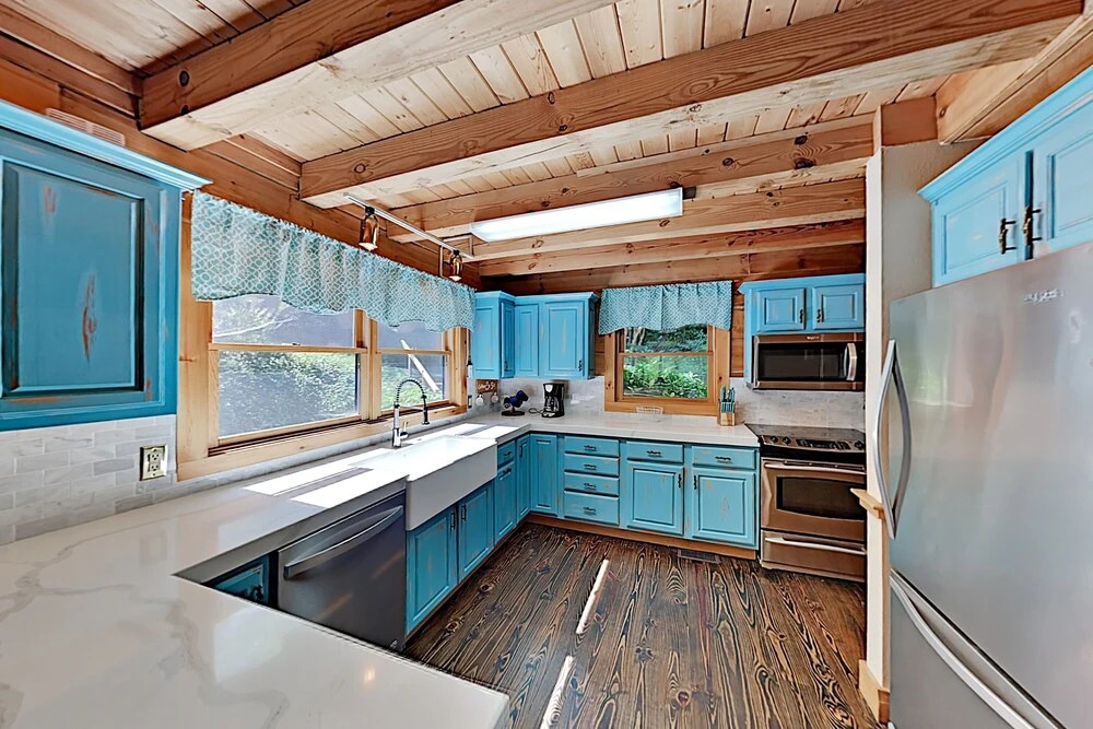 203hawtd 5 Bedroom Home