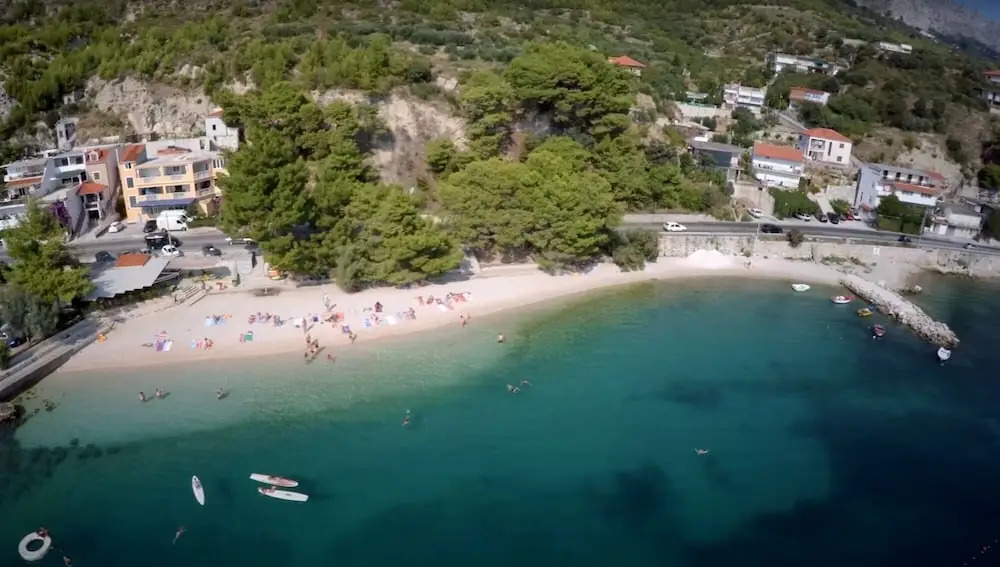 Large 120 m2 apt With Patio,1 min Walk From Beach