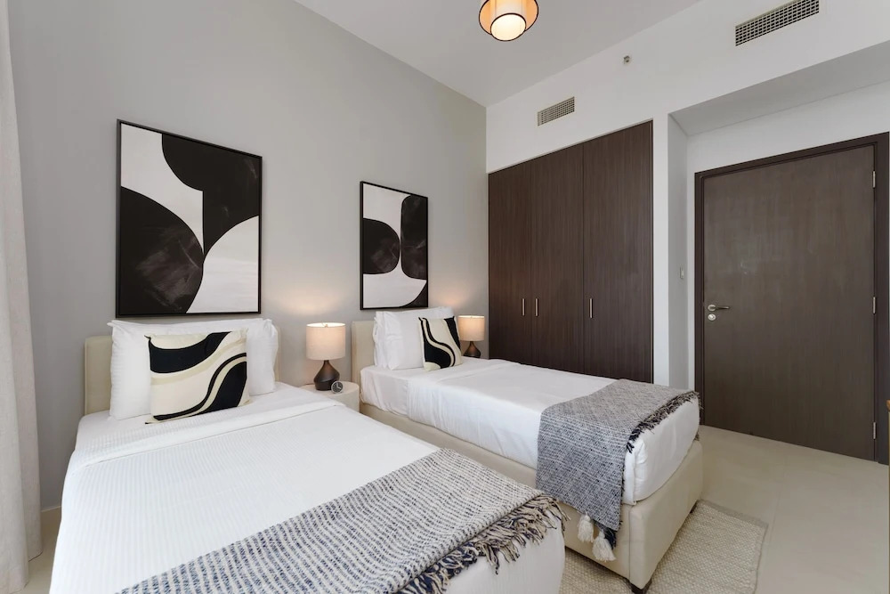Maison Privee - Luxury Apt with Burj Khalifa Vw & Direct Mall Access