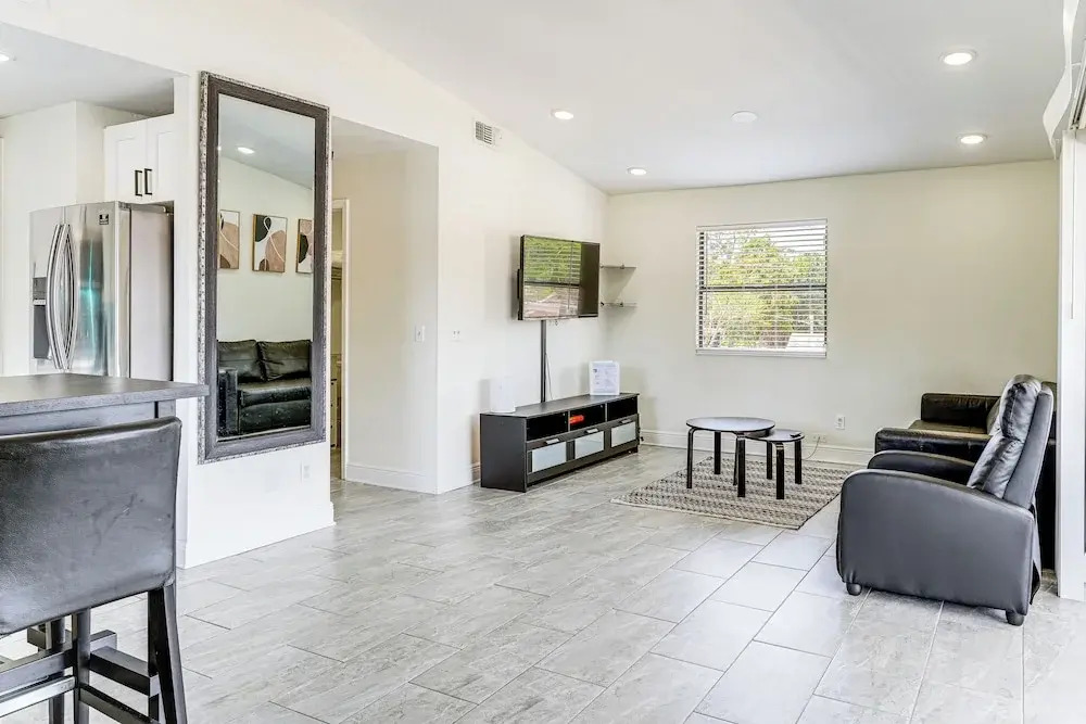 Near Airport & Sports Venues: Tampa Sanctuary!