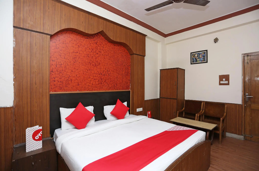 Hotel O Dolphin