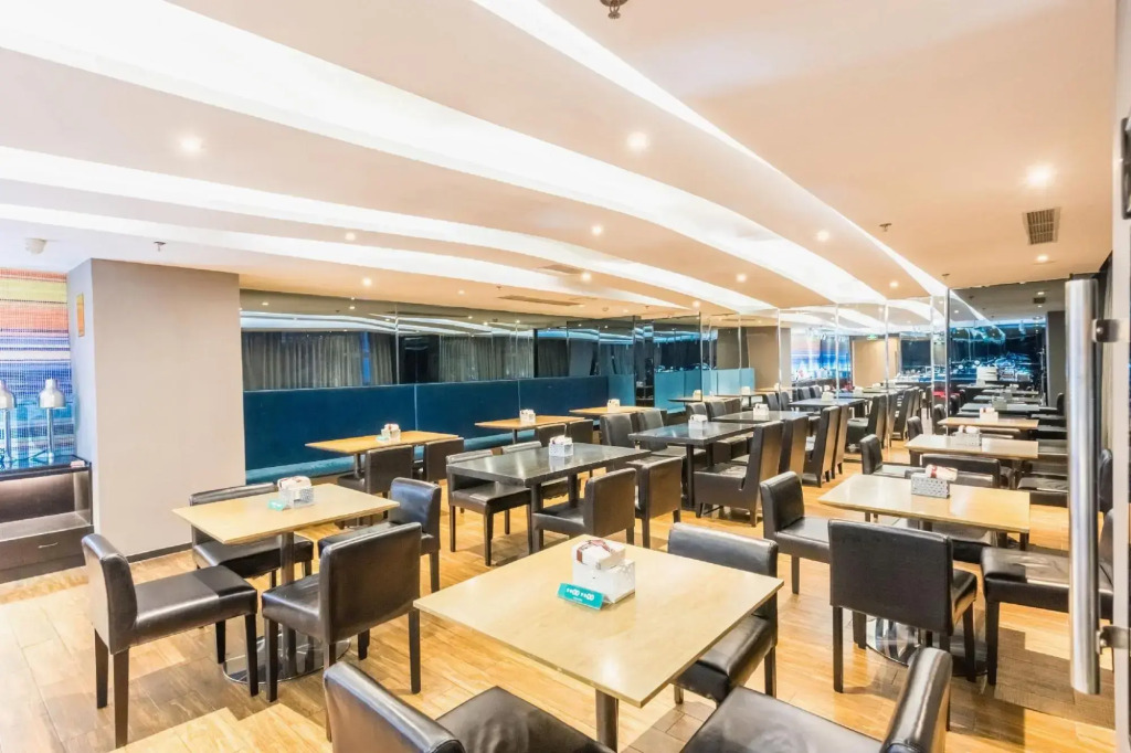 Atour Light Hotel Dalian Zhongshan Square Renming Road