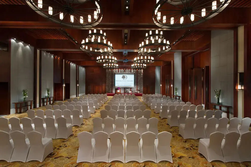 DoubleTree Resort by Hilton Hainan - Qixianling Hot Spring
