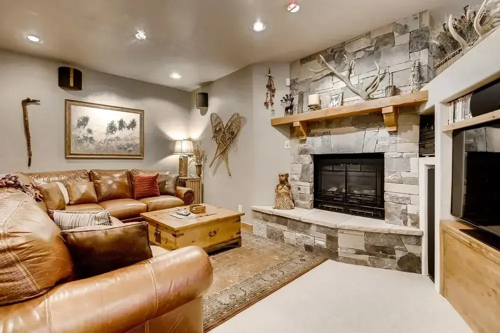 Epic Lake And Mountain Views From This Private Home! 6 Bedroom Home by RedAwning
