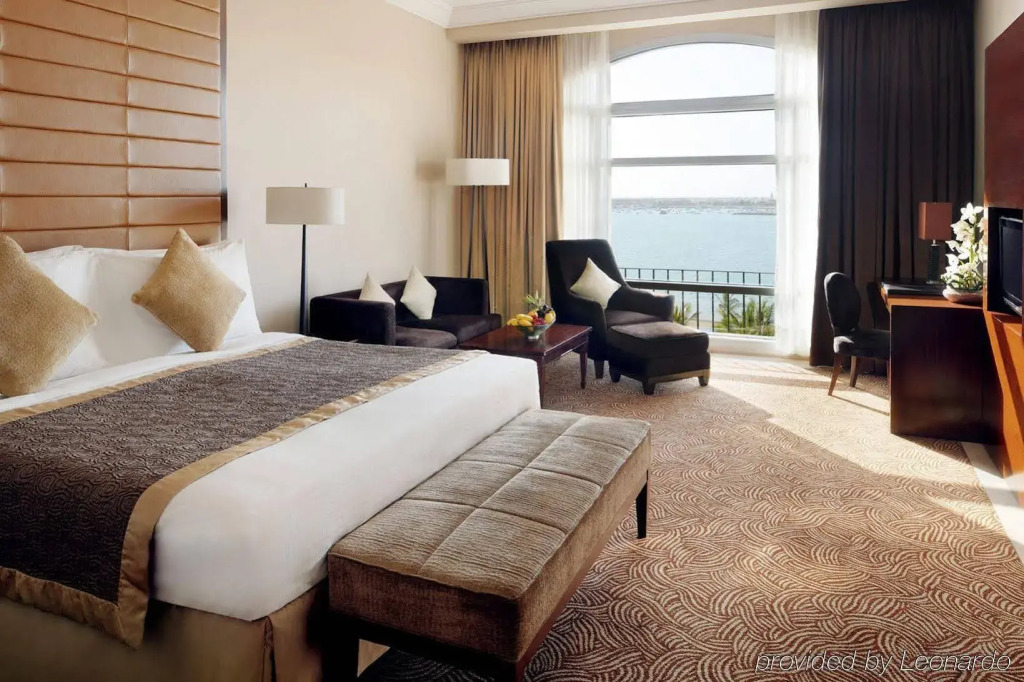 Sariya Hotel
