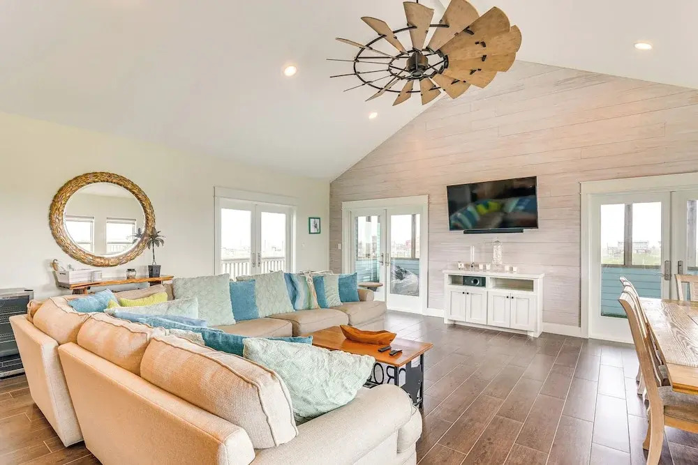 Canal-front Coastal Getaway in Gilchrist w/ Deck