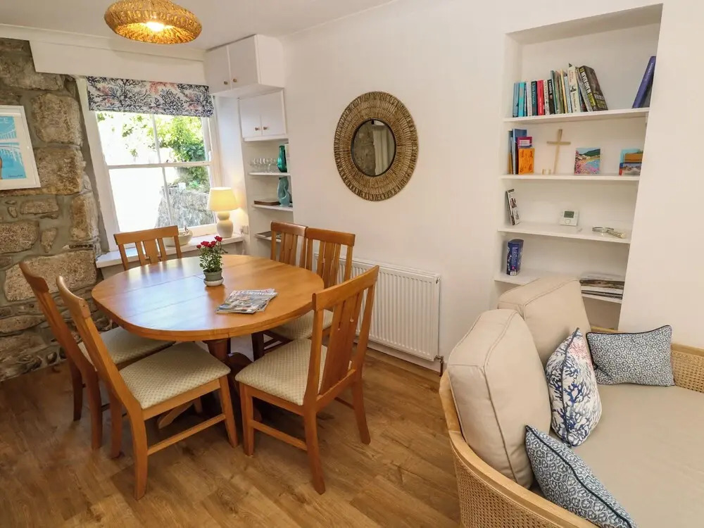 6 Bellair Road
