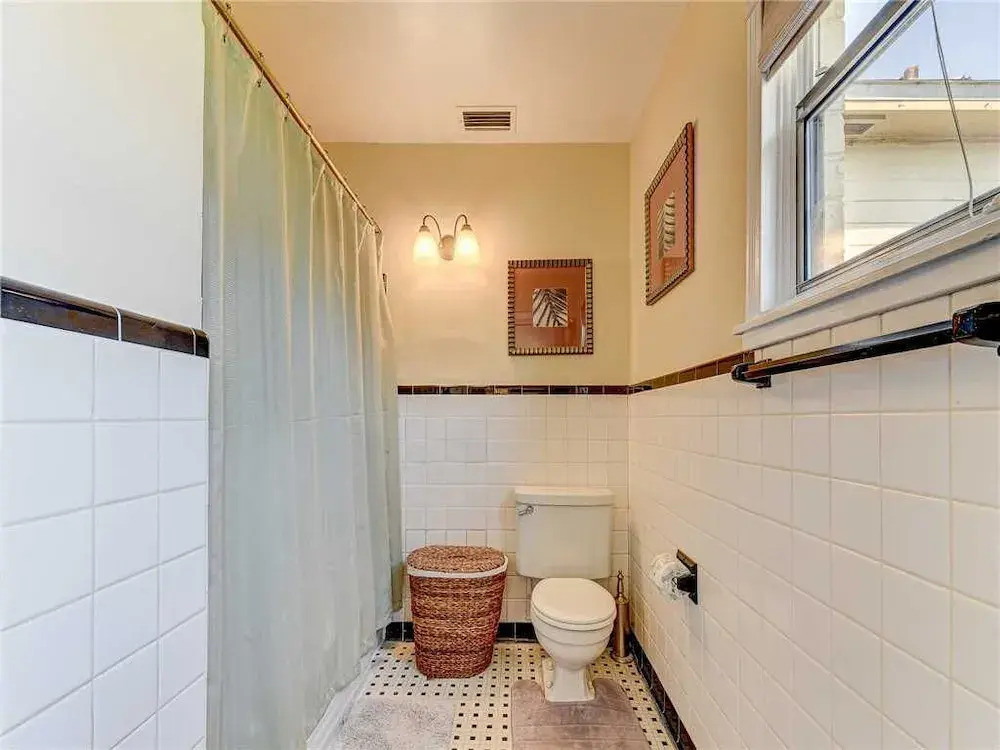 Anastasia Cottage, 2 Bedrooms, Walk to Beach, Sleep 4
