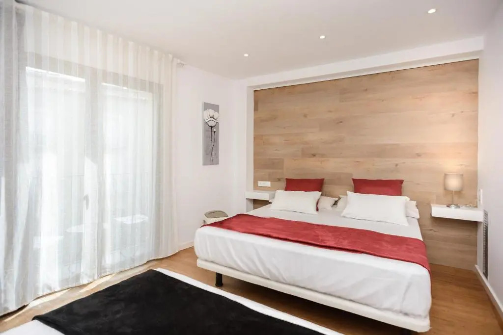 Apartamentos enfrente del Museo Dalí - Serena Stays