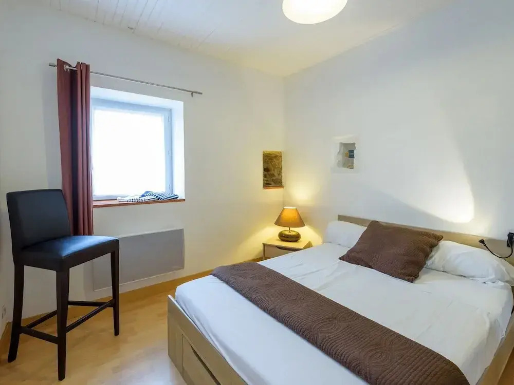 Peaceful Holiday Home in Plouguin with Indoor Pool