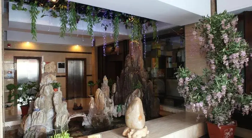 Yicheng Business Hotel