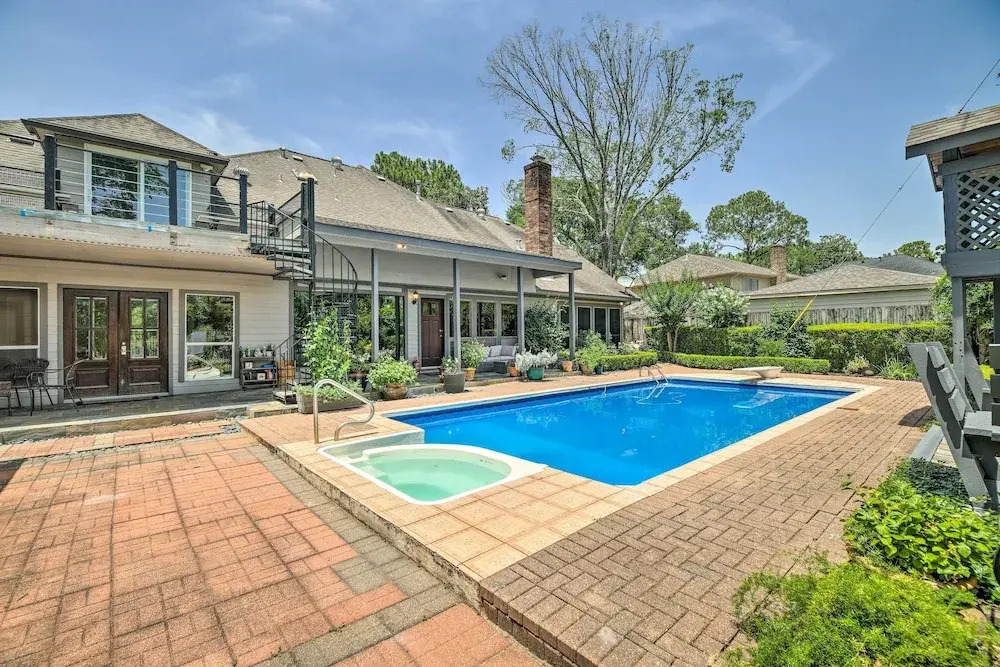 Spacious Houston Home, Day Trip to Galveston!