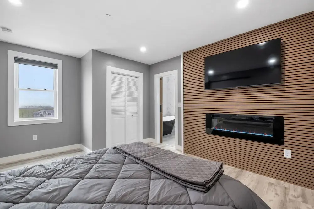 New Luxury 4 Bed Condo Perfect for Winter Rental