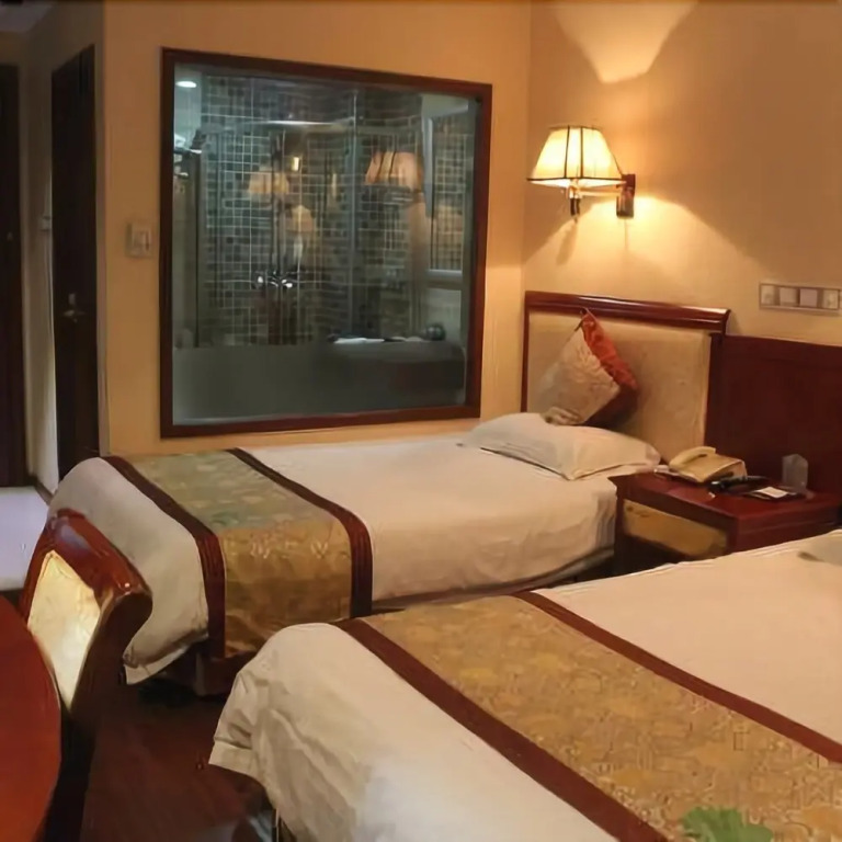 Jiangdu Paramount Hotel