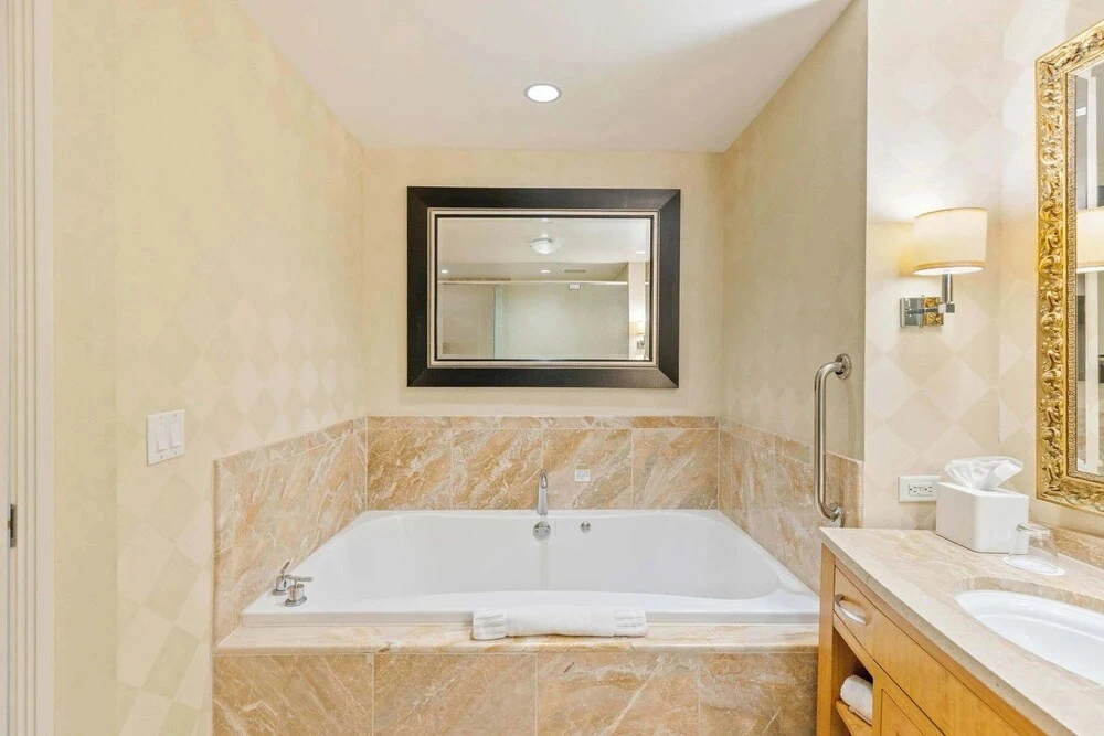 Renovated Trump Hotel Las Vegas Studio Strip Views 2803