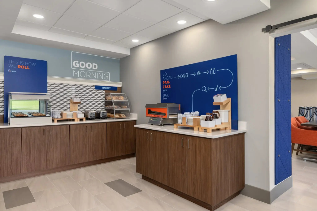 Holiday Inn Express Fayetteville Fort Bragg by IHG