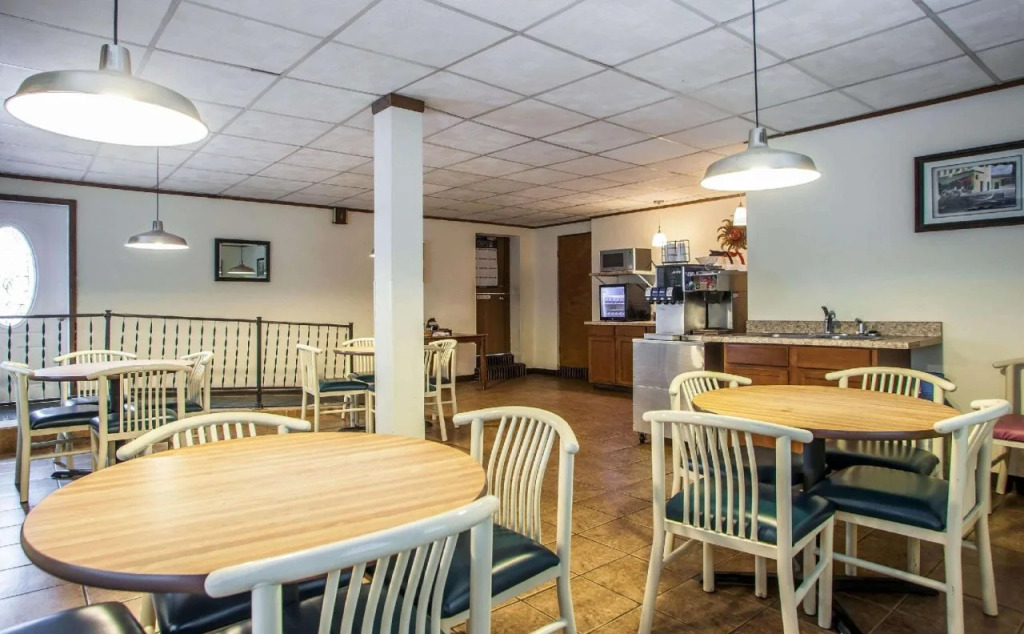 Economy Inn & Suites
