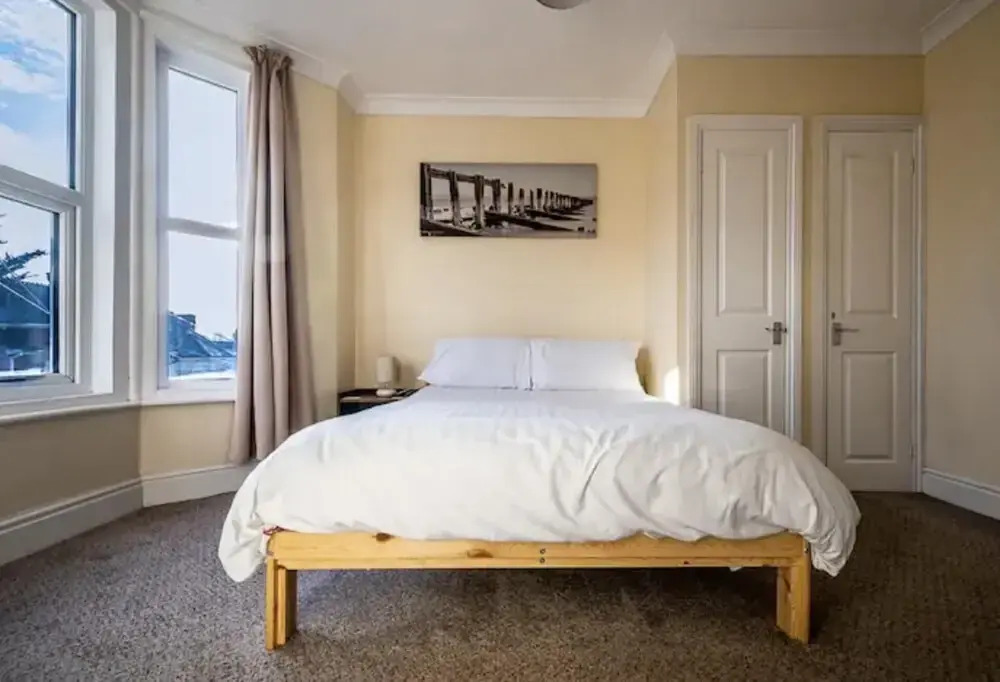 The Boat House Sleeps 4 Pet Friendly