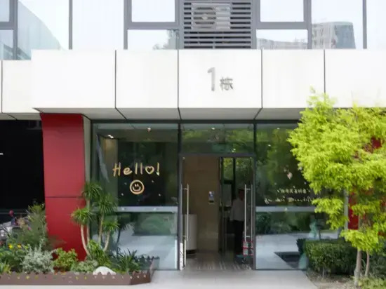 Aaronstone apartment hotel