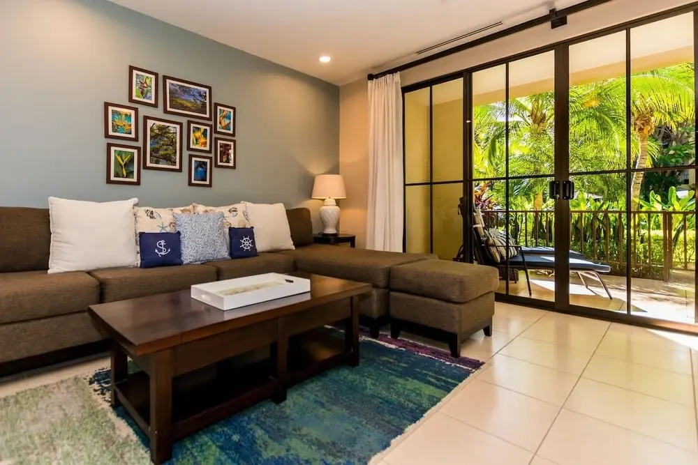 Stylish 1-bedroom That Opens on Pool -pacifico L303