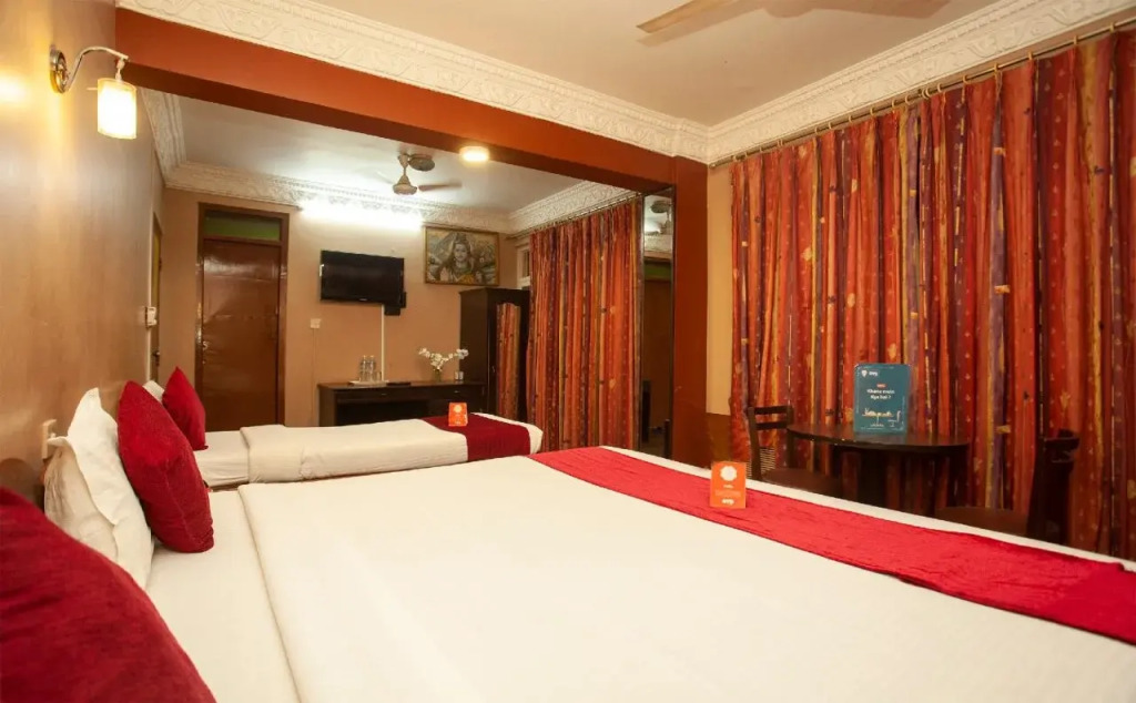 OYO 217 Shiva Tirupati Hotel