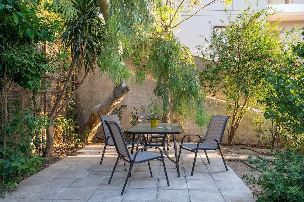 CHROMA Lodge Rafina