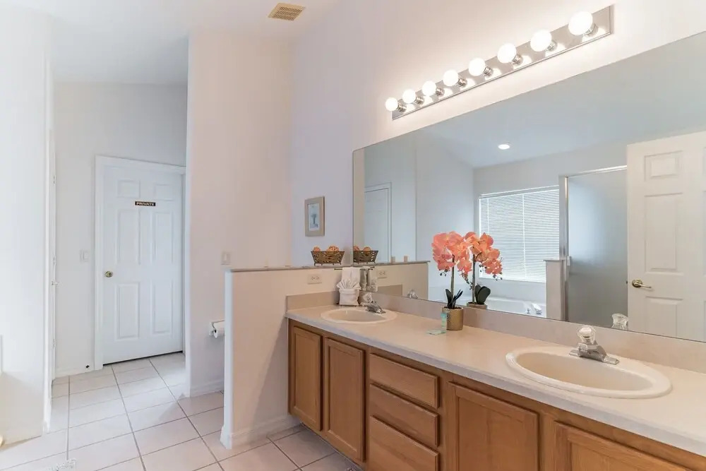 Beautiful Family Vacation Home With Private Pool. Close To Disney! 5 Bedroom Home by Redawning