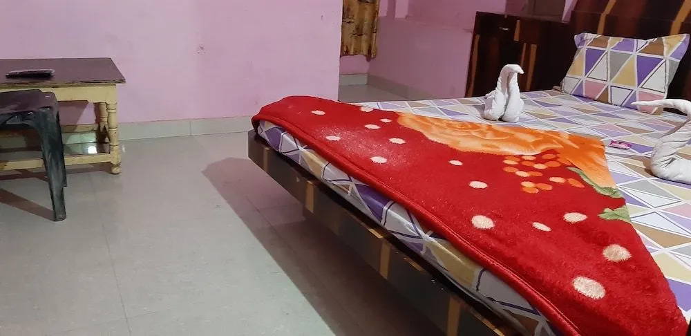 Goroomgo Jully Lodge Puri