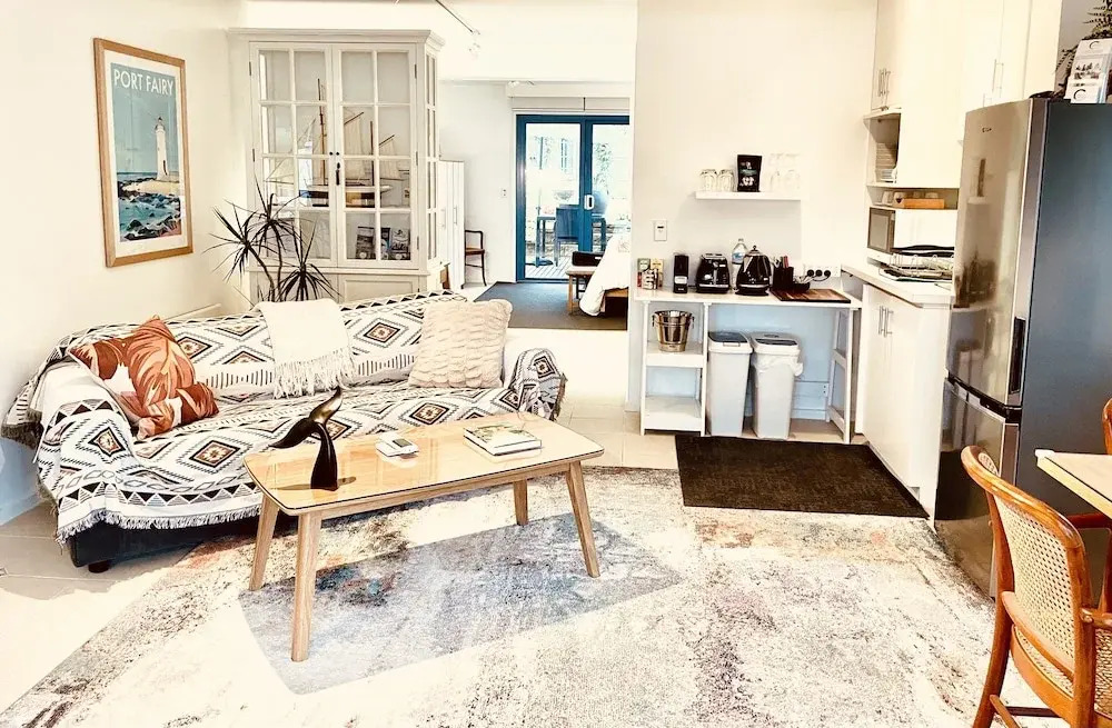 Edge17 Waterfront Apartment, plus Cottage with Garden View - Port Fairy