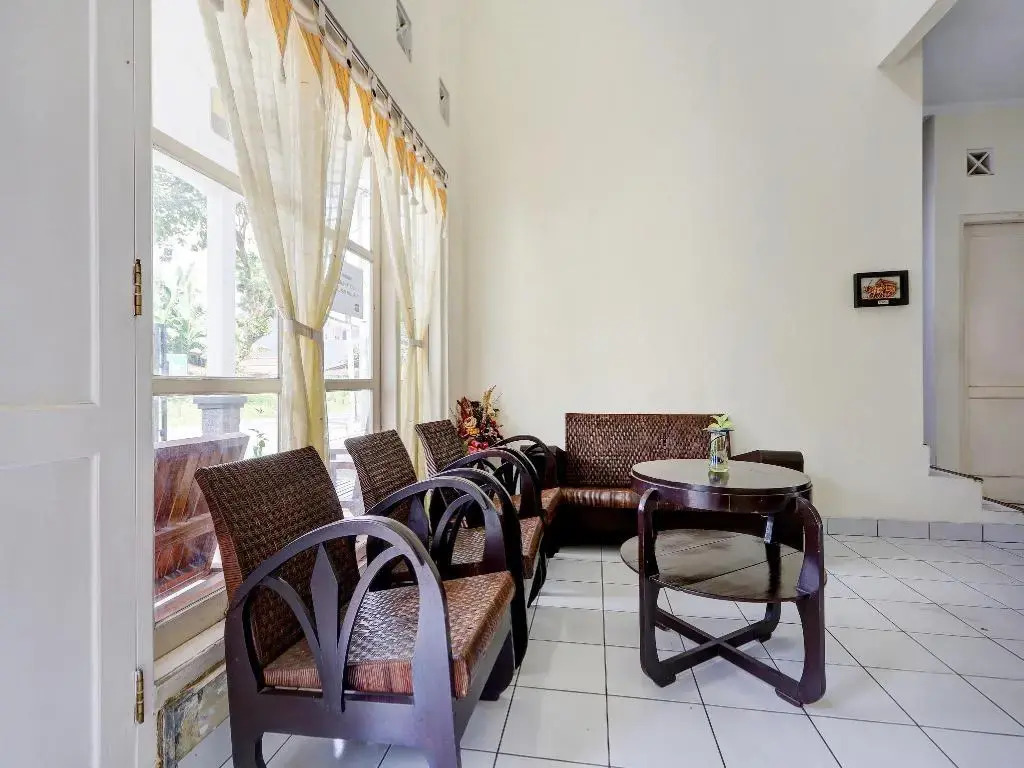 OYO 3985 Adenium Homestay