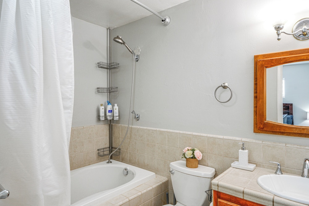 Mtn-view Getaway w/ Game Room, 1 Mi to Kern River!