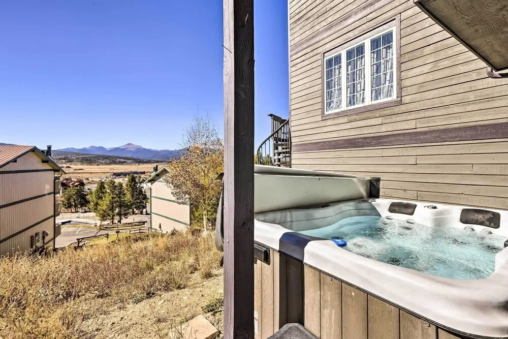Lovely Fraser Retreat w/ Hot Tub & Fire Pit!