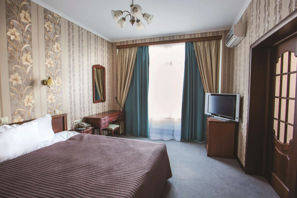 Готель Дніпро Dnipro Hotel