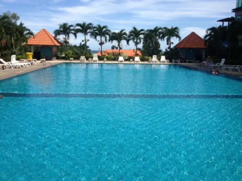 View Talay 6 Pattaya Beach Apartment by Honey