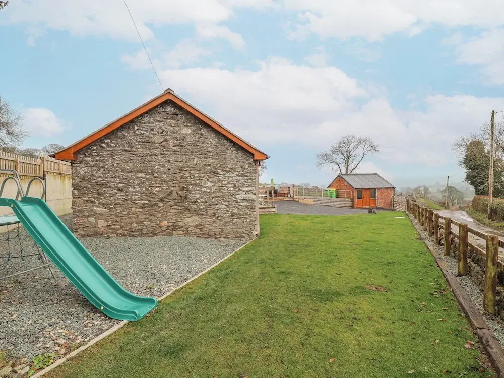 Rhianwen, Plas Moelfre Hall Barns