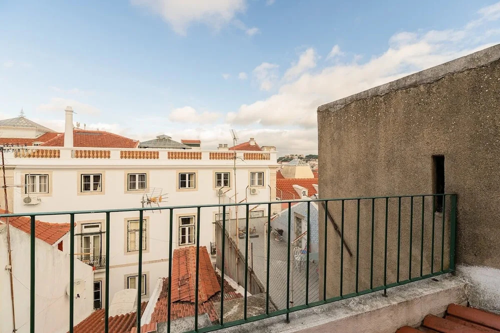 Attic Apartment With Balcony in Bairro Alto