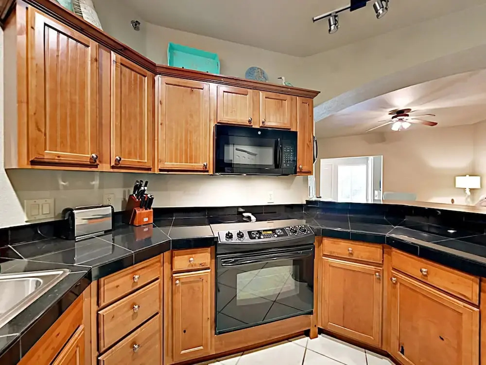 20050 East Oak Rd Condo Unit 1108