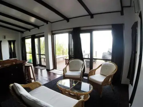 Vaiorea Beach House